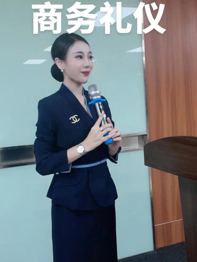 從產(chǎn)品到服務(wù)，從服務(wù)到體驗(yàn) 保險(xiǎn)行業(yè)商務(wù)禮儀與會展服務(wù)的新融合
